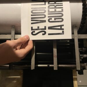 Se vuoi la pace, non fare la guerra. Stupido! - Image 4